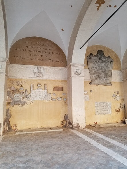 ruins in Rome